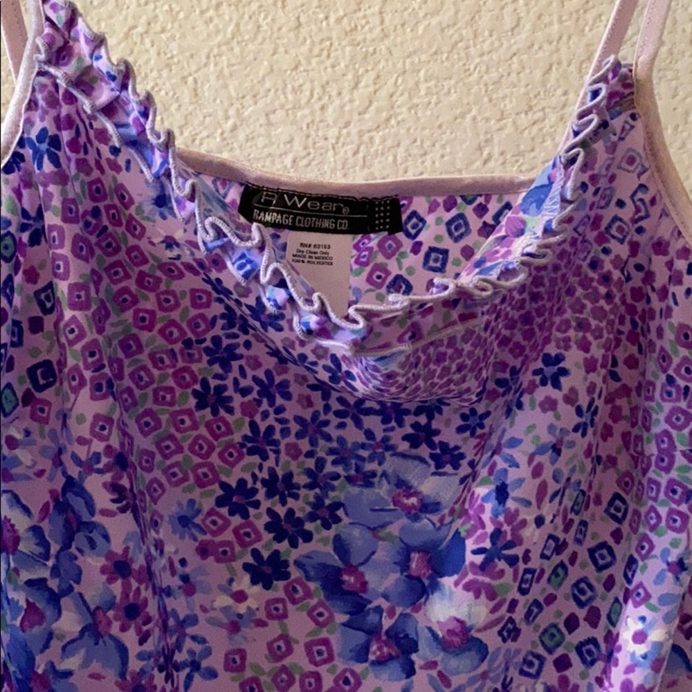 Floral R Wear Top - Picture 2 of 9